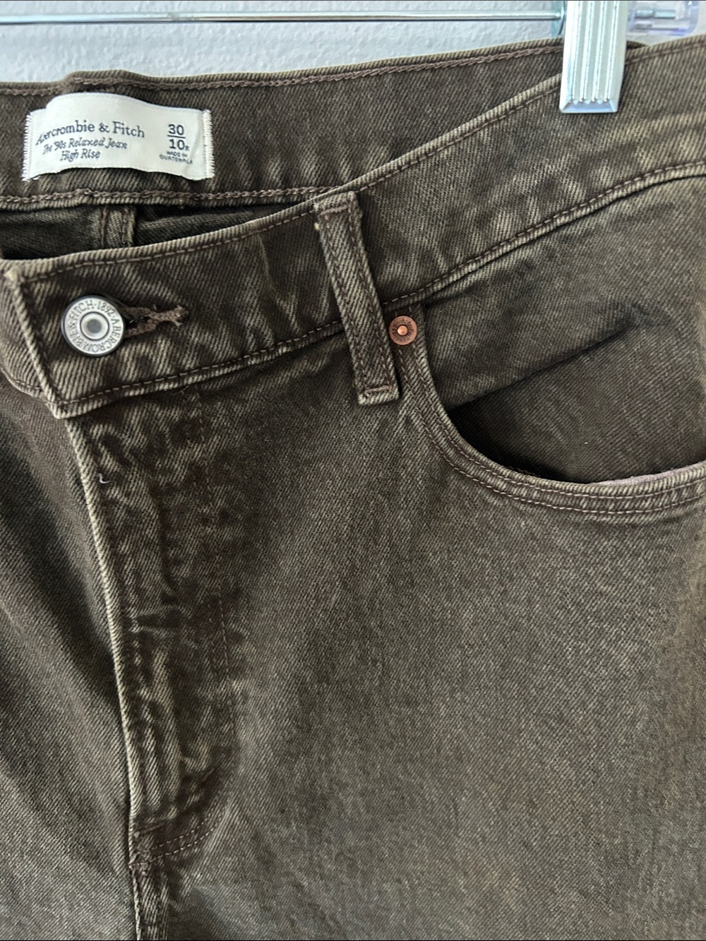 Abercrombie & Fitch the 90s relaxed Jeans high-rise faded brown women’s size 30 - Picture 3 of 6